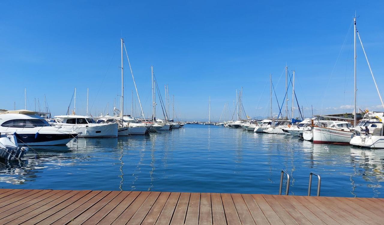 Apartamento En El Mar Roses Luaran gambar